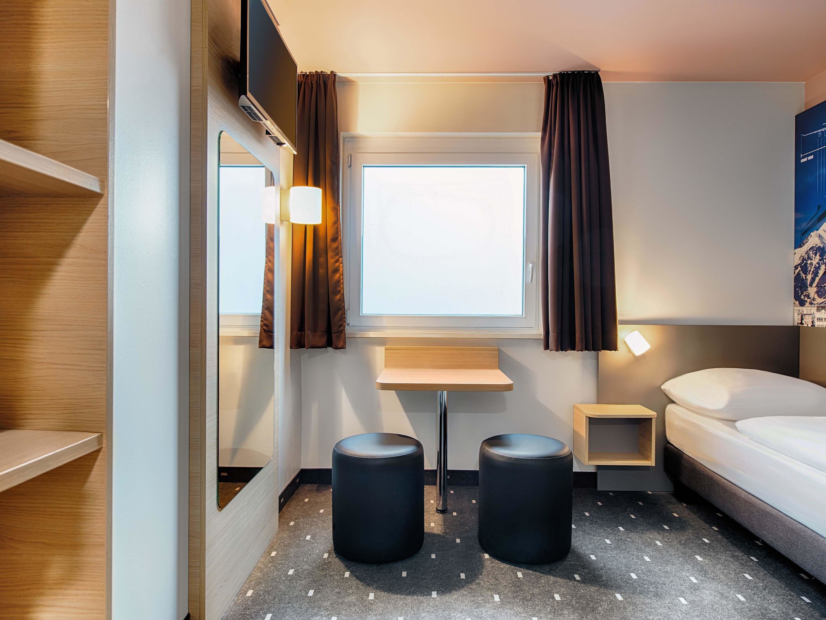 Schreibtisch, schallisolierte Zimmer, kostenloses WLAN, Bettwäsche