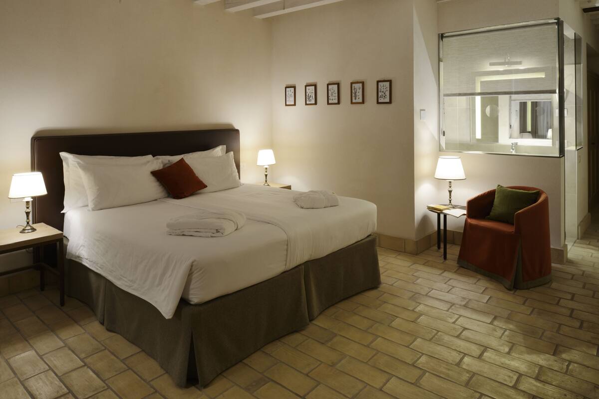 Junior Suite | Premium bedding, down comforters, minibar, in-room safe
