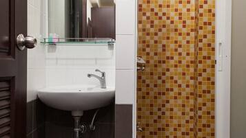 Apartment, 1 Bedroom | Bathroom