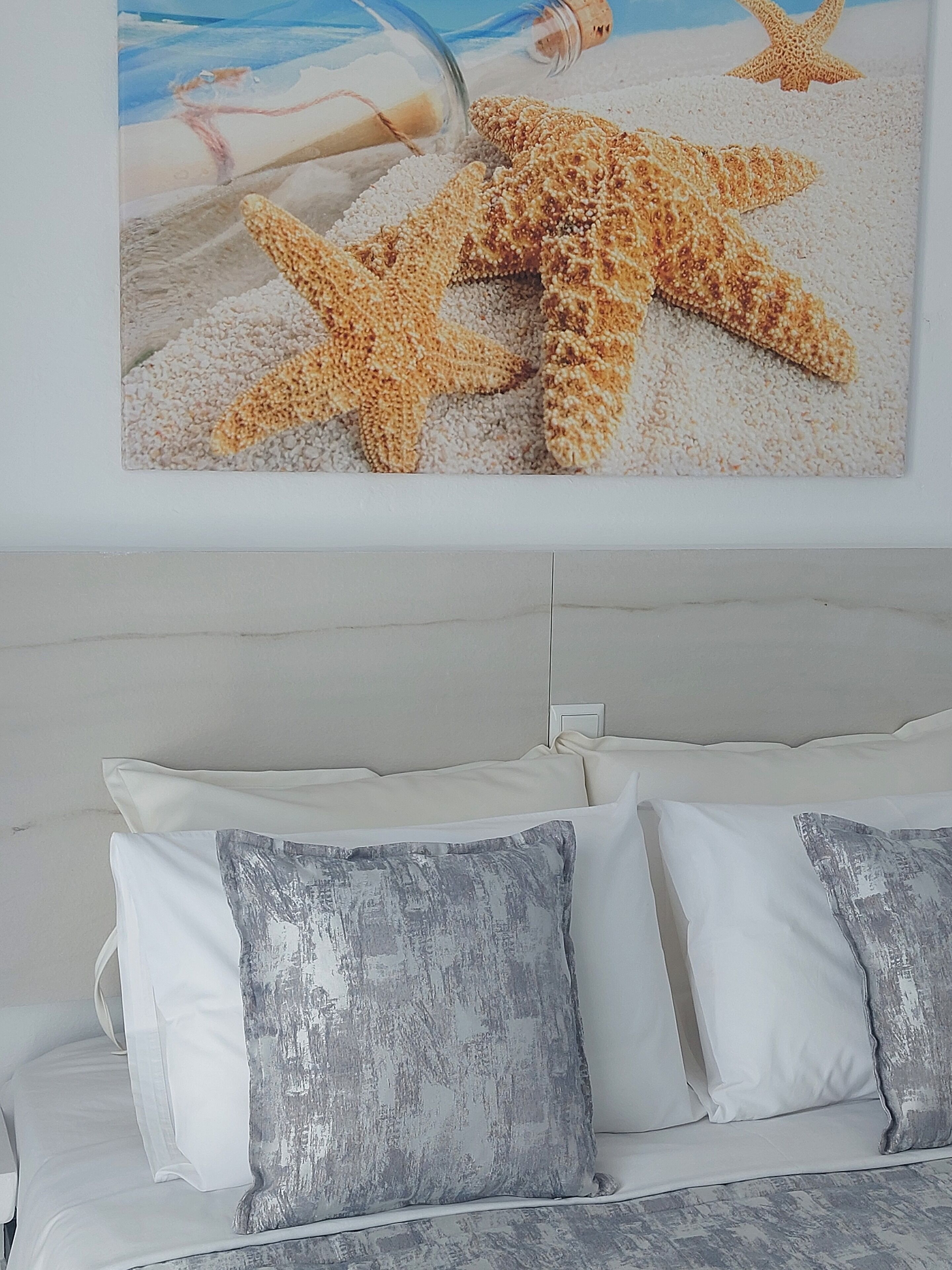 free cots/infant beds, free wifi, bed sheets