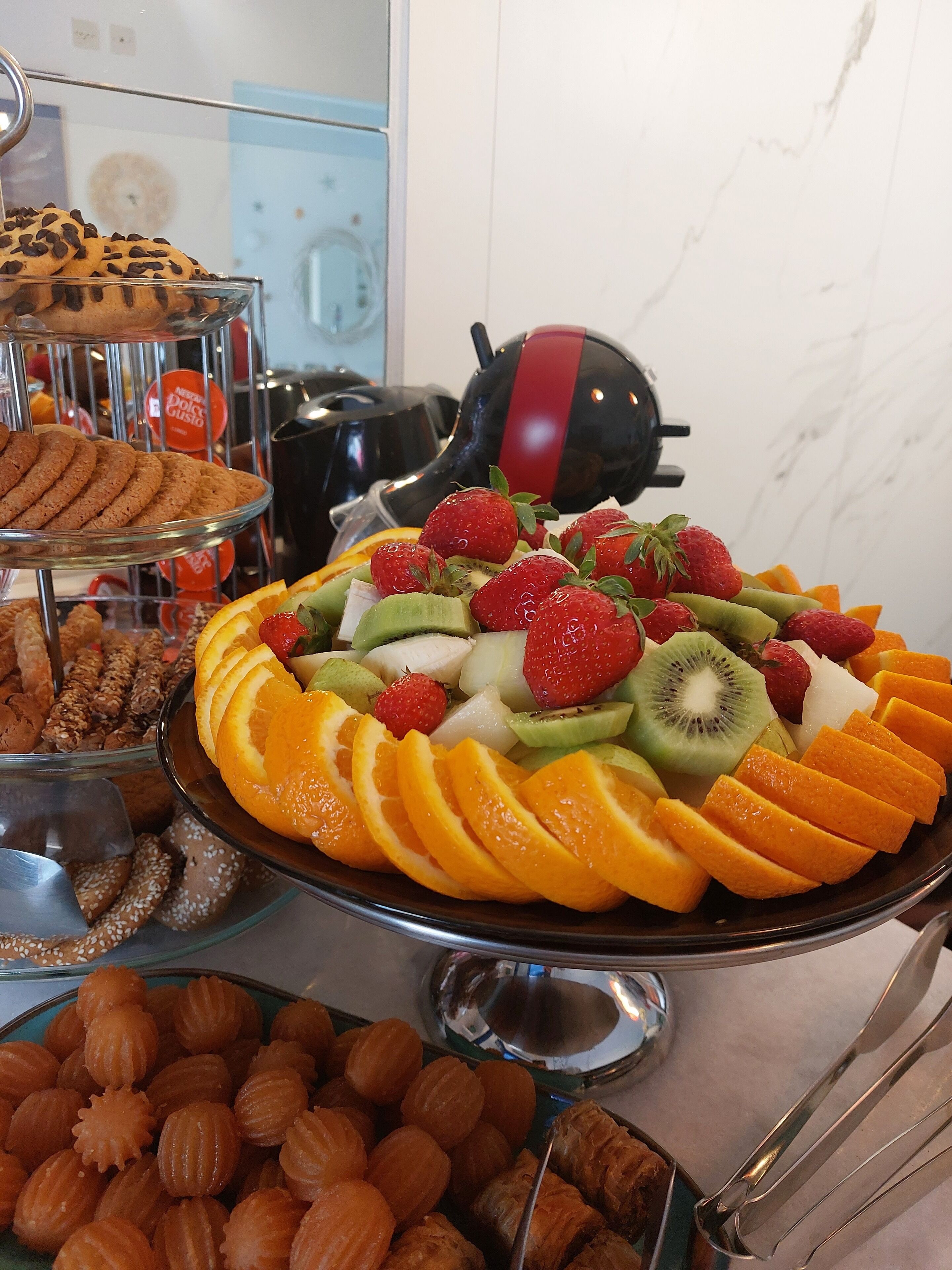 daily buffet breakfast for a fee