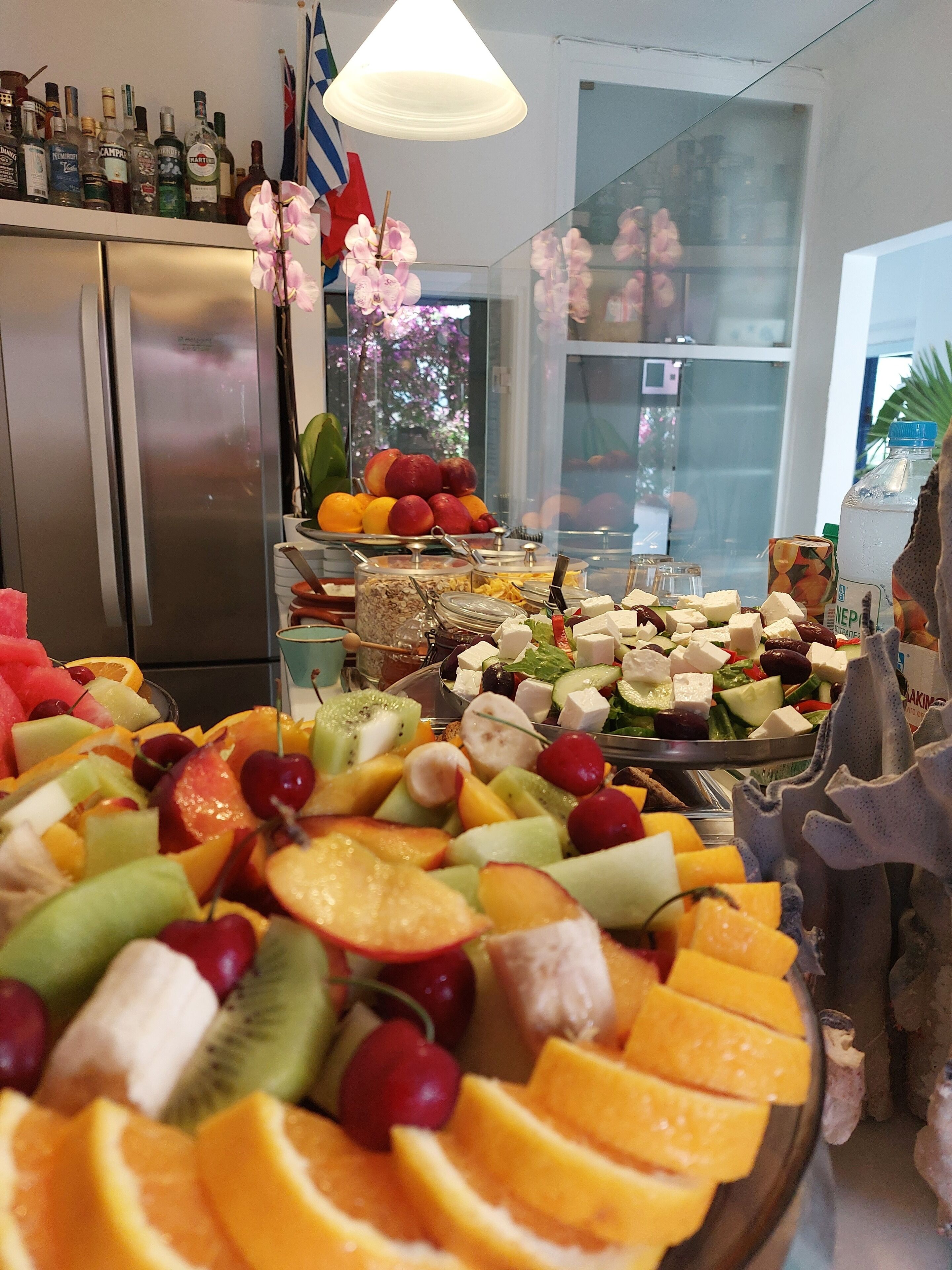 daily buffet breakfast for a fee