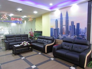 Lobby sitting area - Safari Hotel (Ampang)