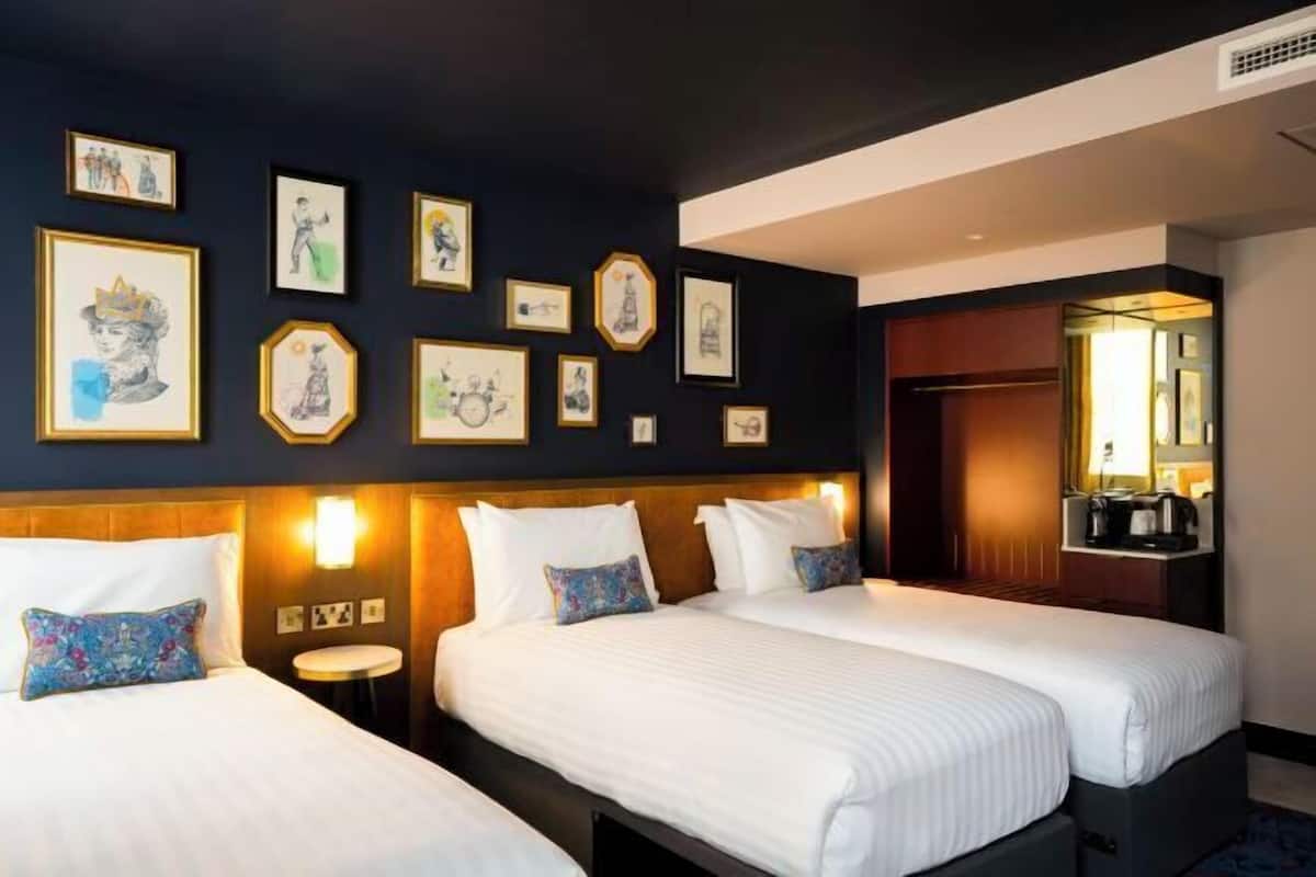 Hypo-allergenic bedding, down duvets, iron/ironing board, free WiFi