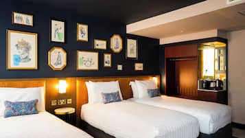 Deluxe Triple Room | Hypo-allergenic bedding, down comforters, iron/ironing board, free WiFi