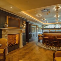 Breakfast, lunch, dinner served; Irish cuisine 