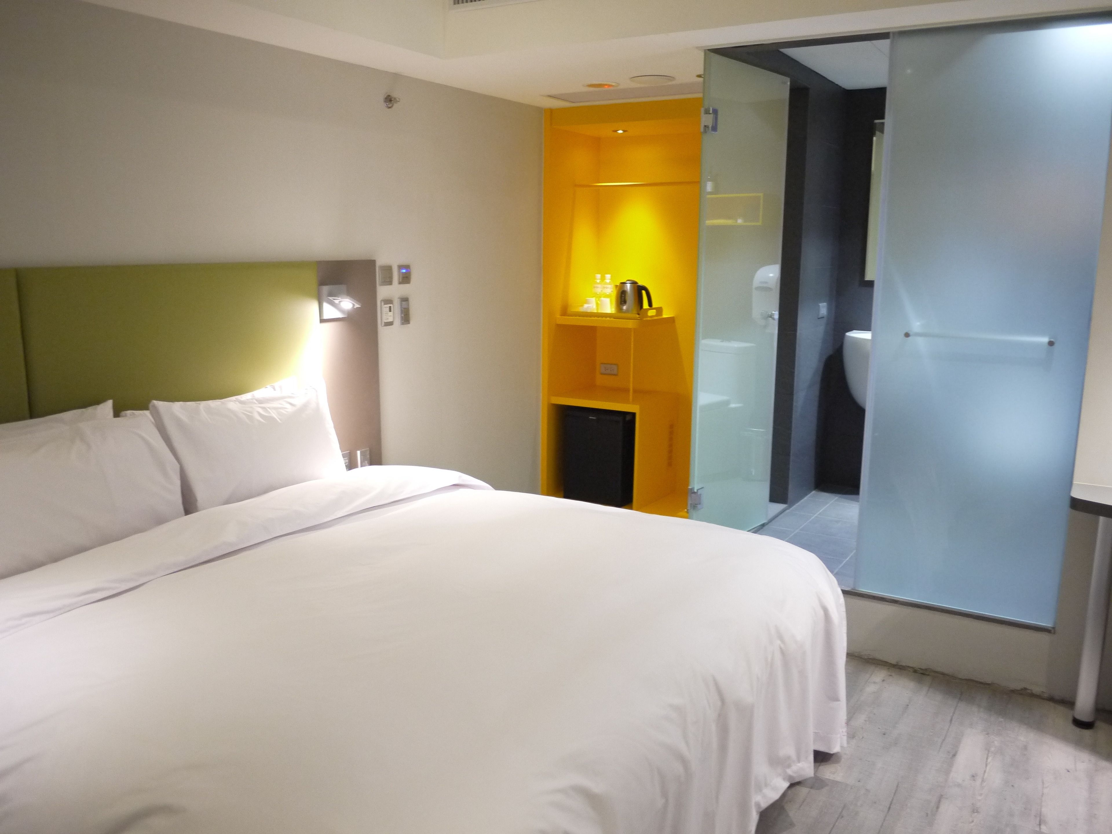 1 bedroom, premium bedding, in-room safe, desk