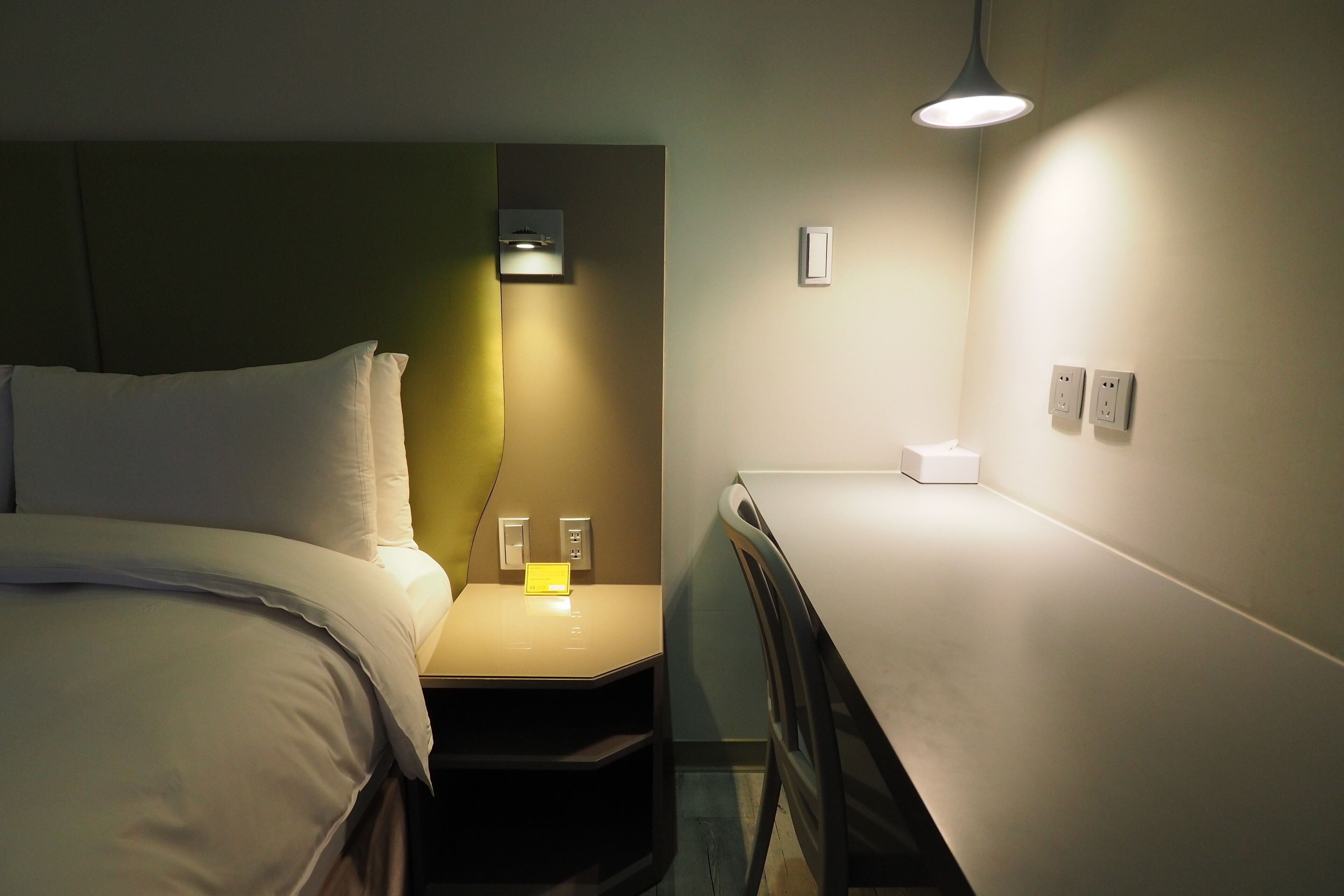 deluxe room, 1 double bed, no windows | 1 bedroom, premium bedding, in-room safe, desk