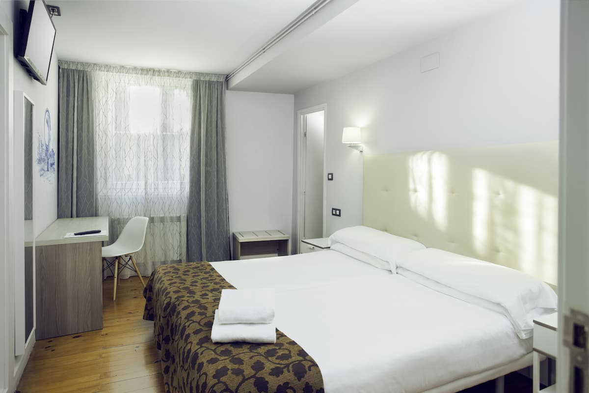 Standard Double Room | In-room safe, individually decorated, individually furnished, desk