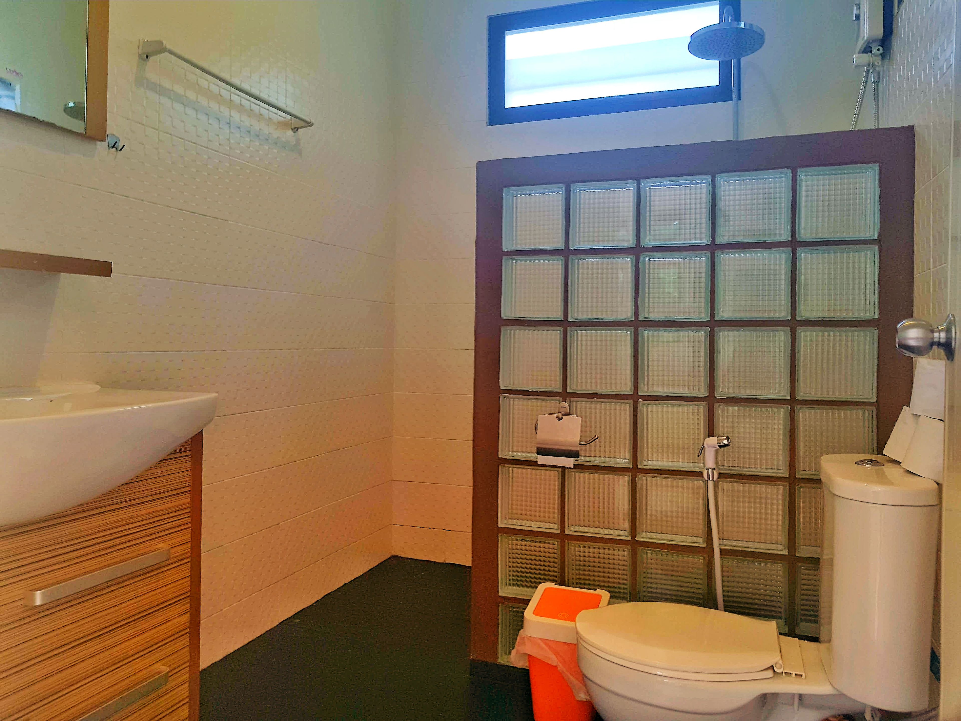 villa, kitchenette, ocean view | bathroom | shower, free toiletries, hair dryer, towels