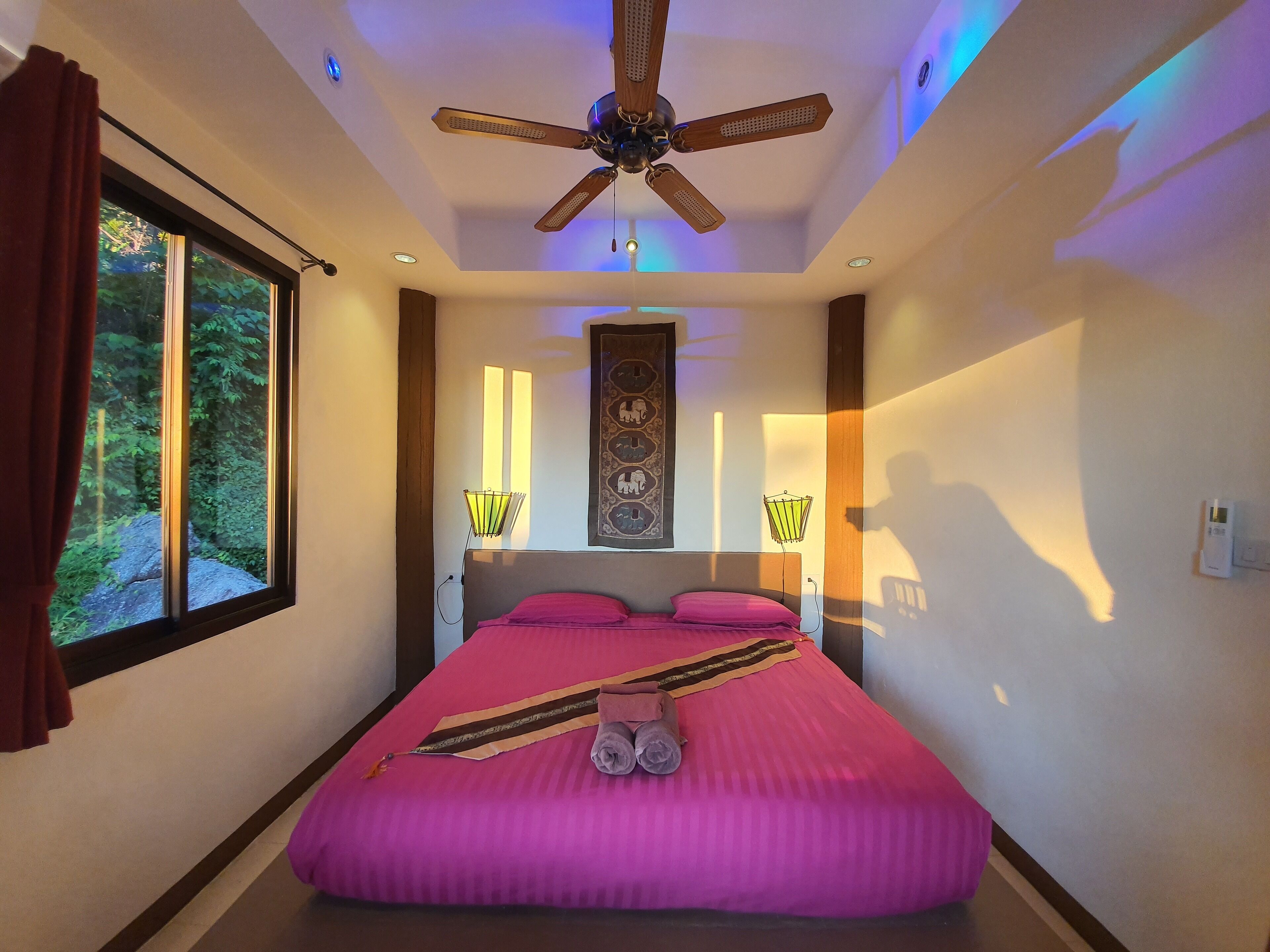 Wifi gratis y ropa de cama 