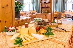 Free breakfast - Hotel Ariston (Levico Terme)