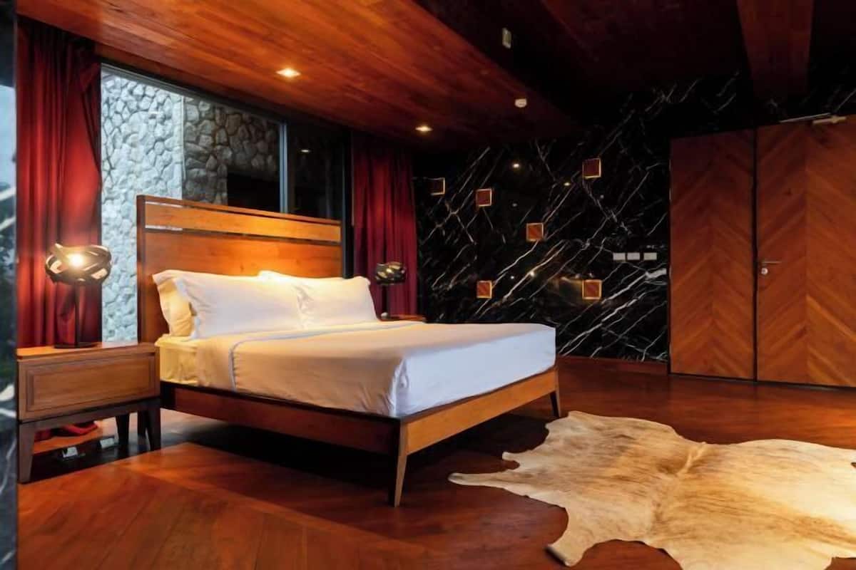 2 habitaciones, escritorio y cortinas blackout