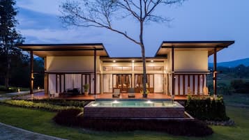 2 Bedroom Pool Villa | 2 habitaciones, escritorio, cortinas blackout y camas extra