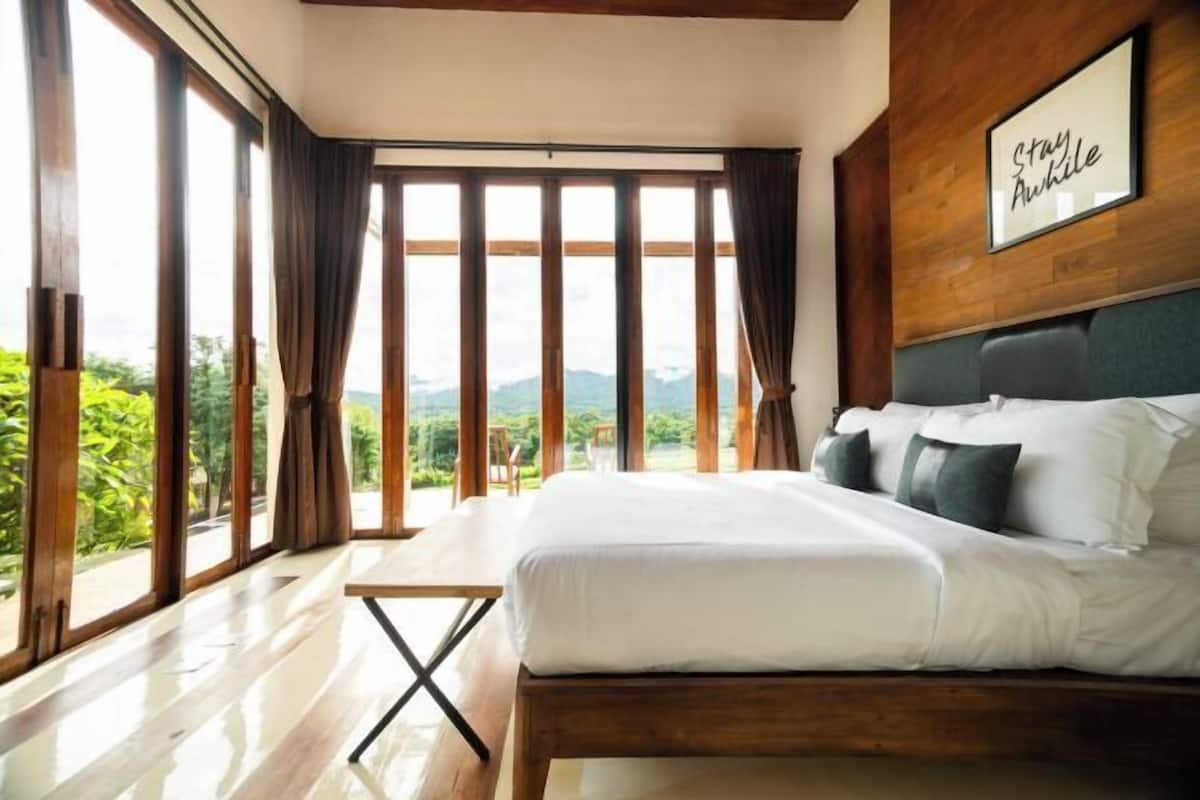 2 habitaciones, escritorio y cortinas blackout