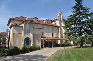 Exterior - Domaine Lyon Saint Joseph (Francheville)