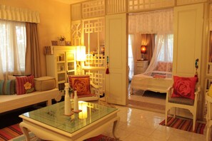 Honeymoon-Zimmer | Schreibtisch, kostenloses WLAN, Bettwäsche