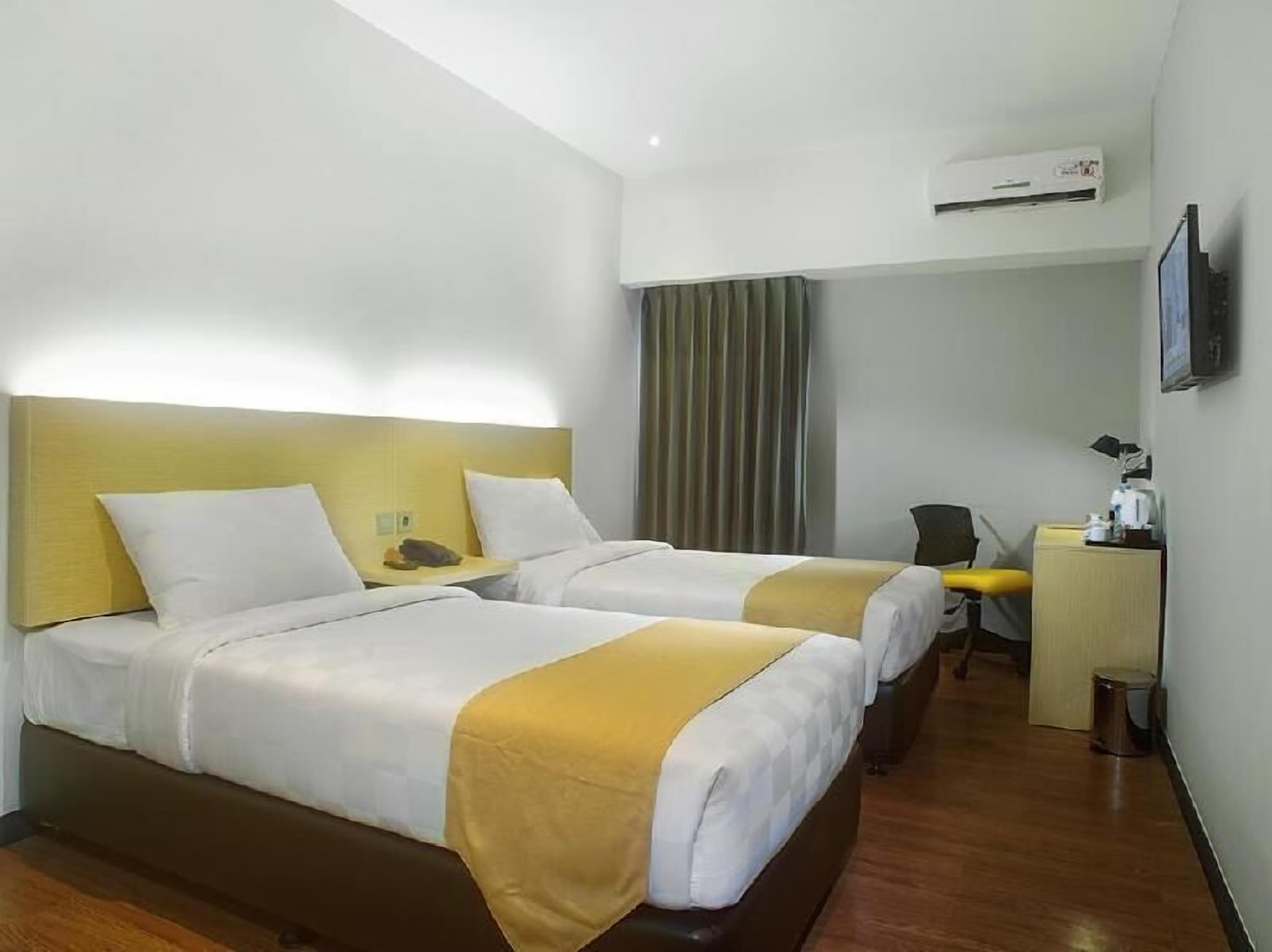 In-room safe, desk, soundproofing, free WiFi