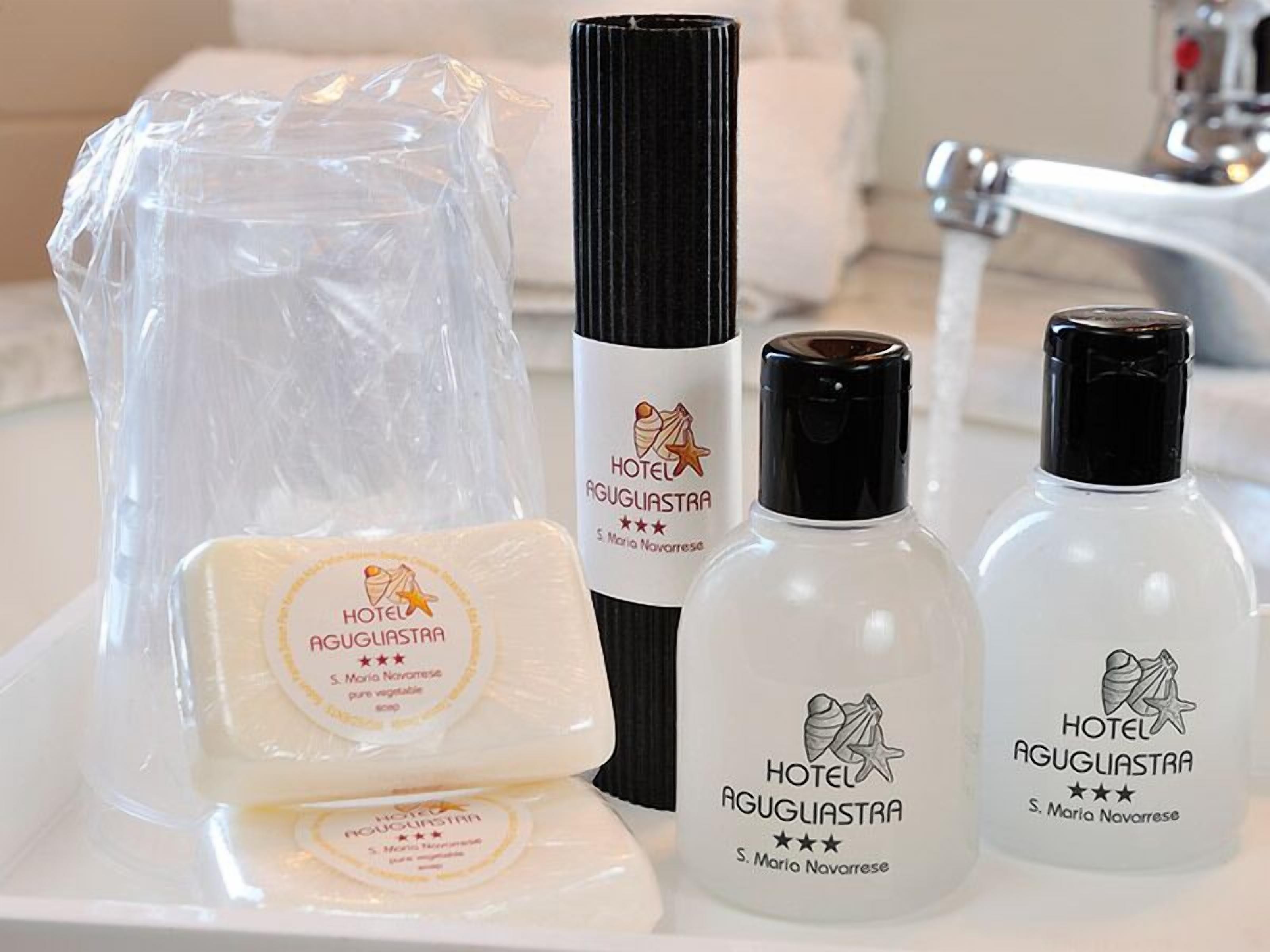 shower, free toiletries, hair dryer, bidet