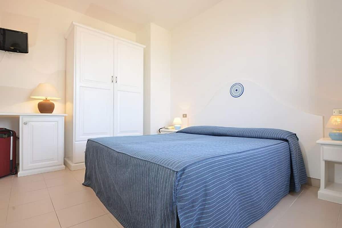 in-room safe, desk, blackout curtains, soundproofing