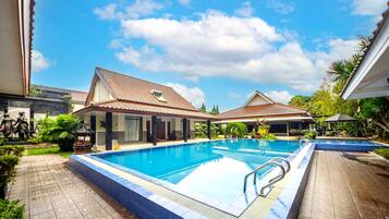 Familienvilla, 3 Schlafzimmer | Zimmersafe, Schreibtisch, laptopgeeigneter Arbeitsplatz