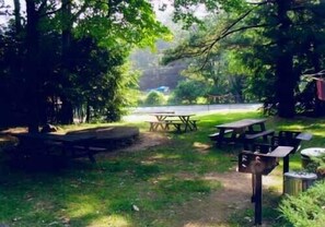Grill-/Picknickplatz