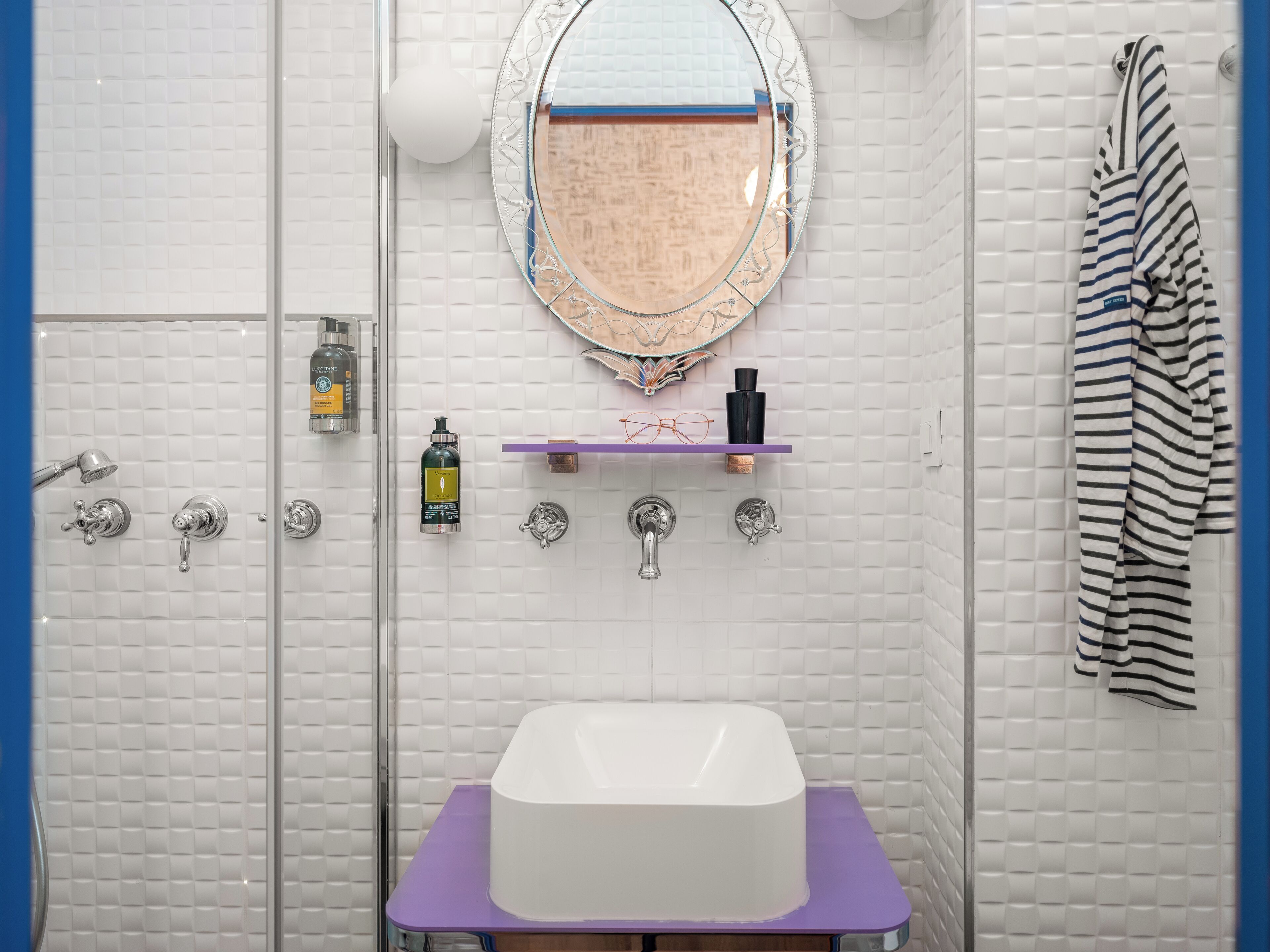 single room | bathroom | shower, hair dryer, towels, shampoo