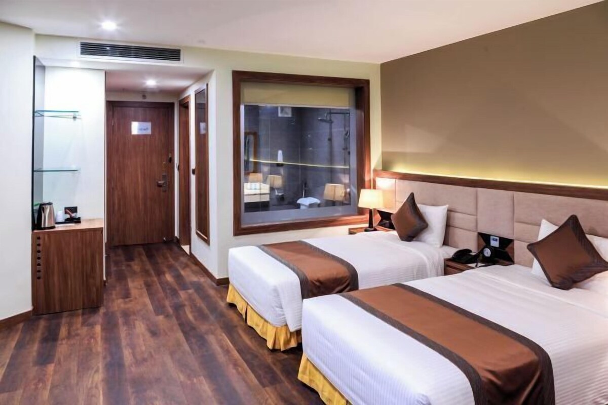Minibar, in-room safe, desk, free WiFi