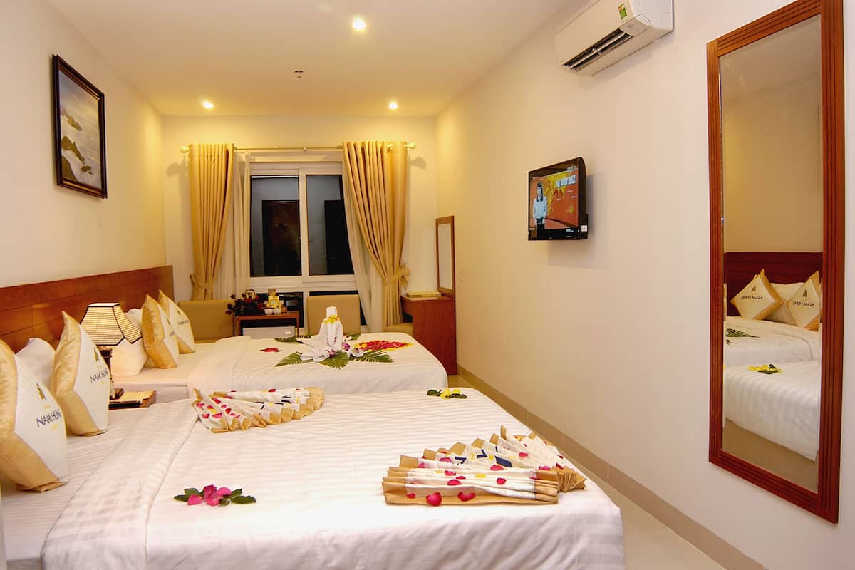 Executive Deluxe | In-room safe, desk, soundproofing, rollaway beds (surcharge)