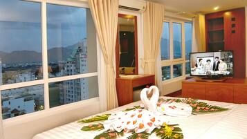 Premier Suite | In-room safe, desk, soundproofing, rollaway beds