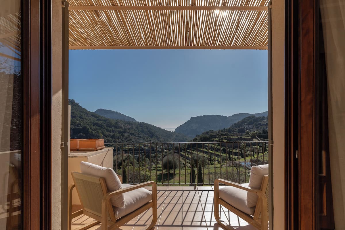 Habitación superior, Terraza | Ropa de cama de alta calidad, edredón y minibar