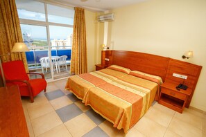 客房内保险箱、遮光窗帘、免费 WiFi、床单