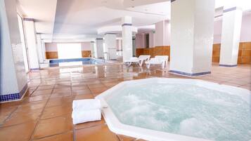 Indoor spa tub