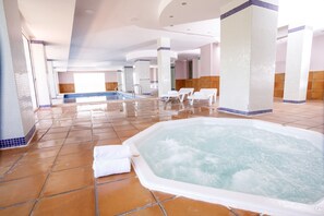 Indoor spa tub