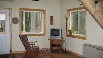 Bear Home | Living room | TV, DVD player