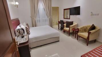 Standard Room, 1 King Bed, Bathtub | 1 bedroom, premium bedding, Tempur-Pedic beds, in-room safe