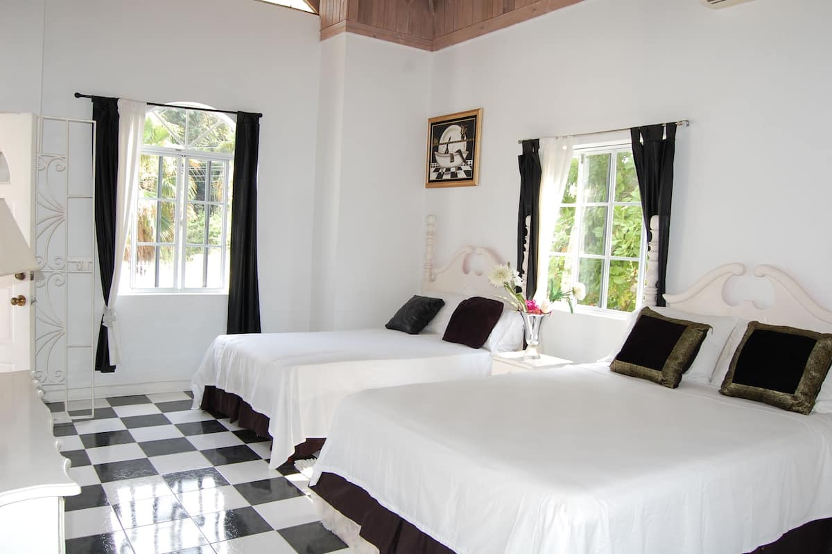 8 Schlafzimmer, BettwÀsche aus Àgyptischer Baumwolle, Schreibtisch