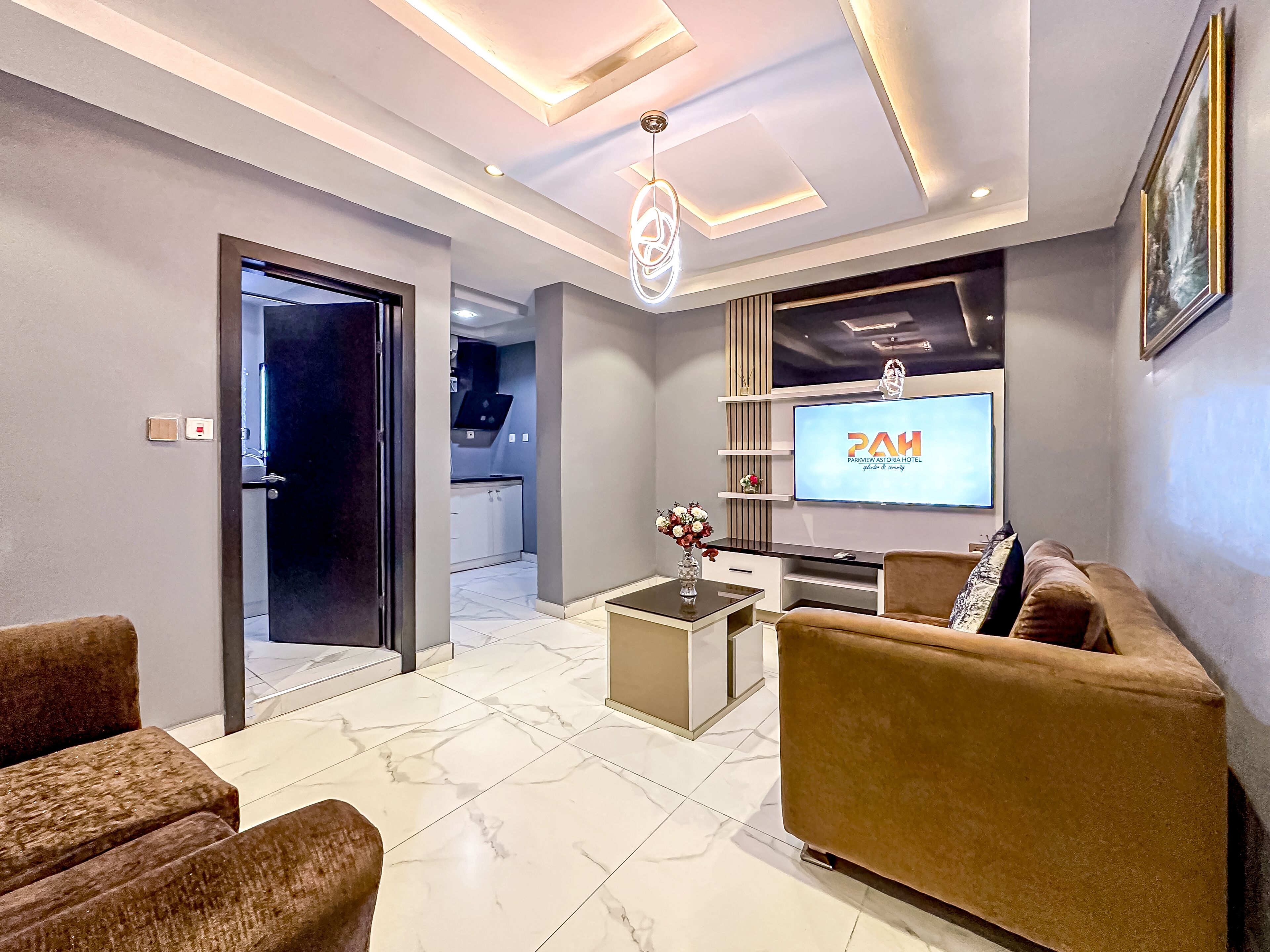 Suite (Diplomatic) | Ropa de cama de alta calidad y caja de seguridad en la habitación 