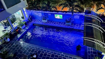 Outdoor pool, free pool cabanas