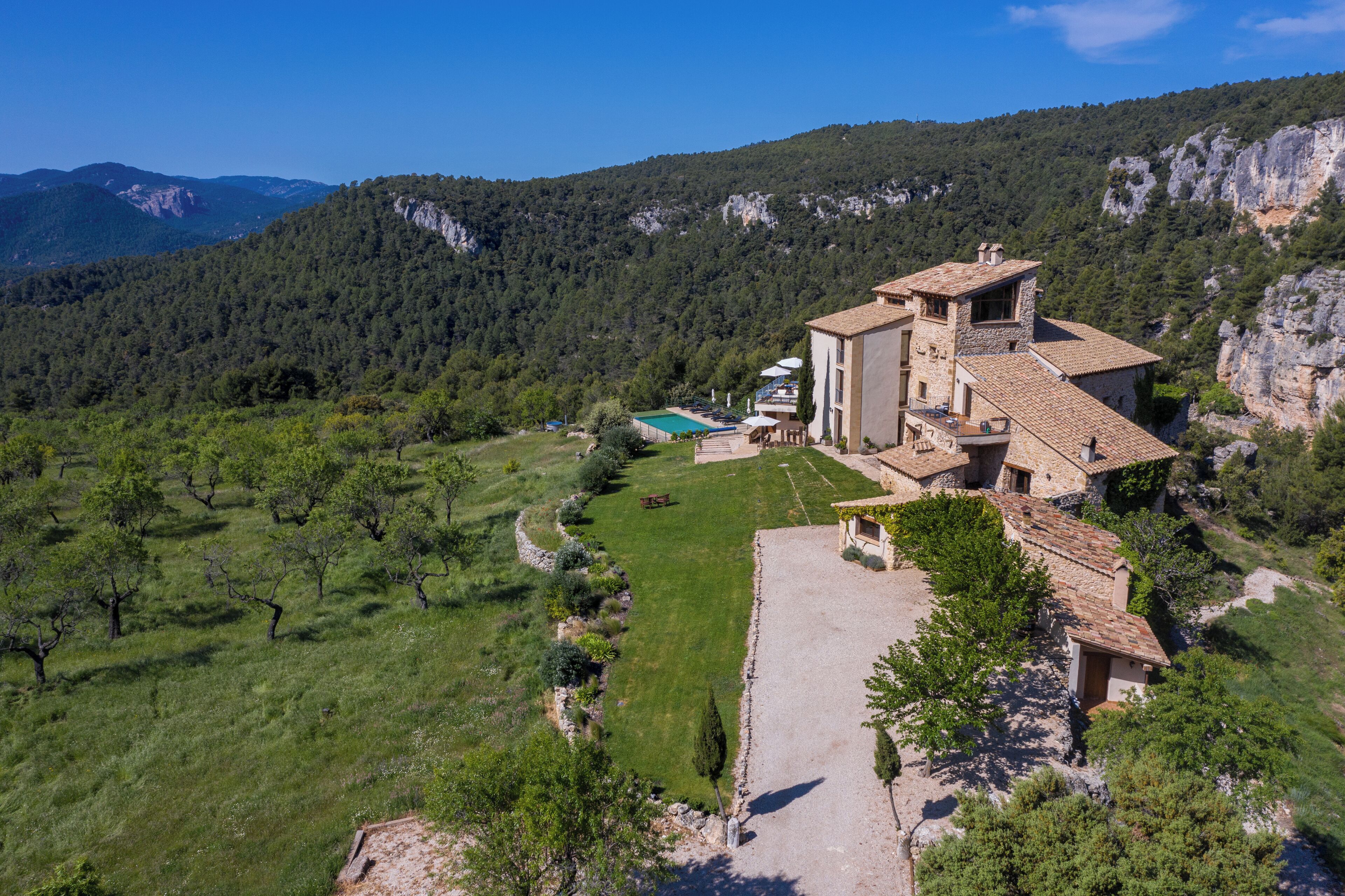 المنشأة من الخارج