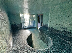 Steam room  - Vista Grande Resort - A Gay Men's Resort (Palm Springs)