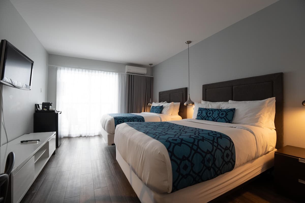 Habitación estándar, 1 cama Queen size, Terraza, vista al mar (2nd Floor;Walk-in Shower) | Ropa de cama de alta calidad y camas con pillow-top