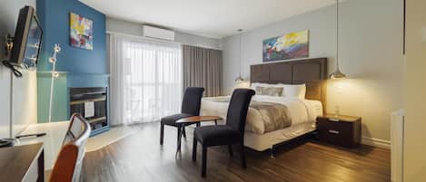 Rom – standard, 1 kingsize-seng, ikke-røyk, terrasse (2nd Floor;Walk-in Shower, View) | Sengetøy av topp kvalitet, senger med overmadrass og safe på rommet