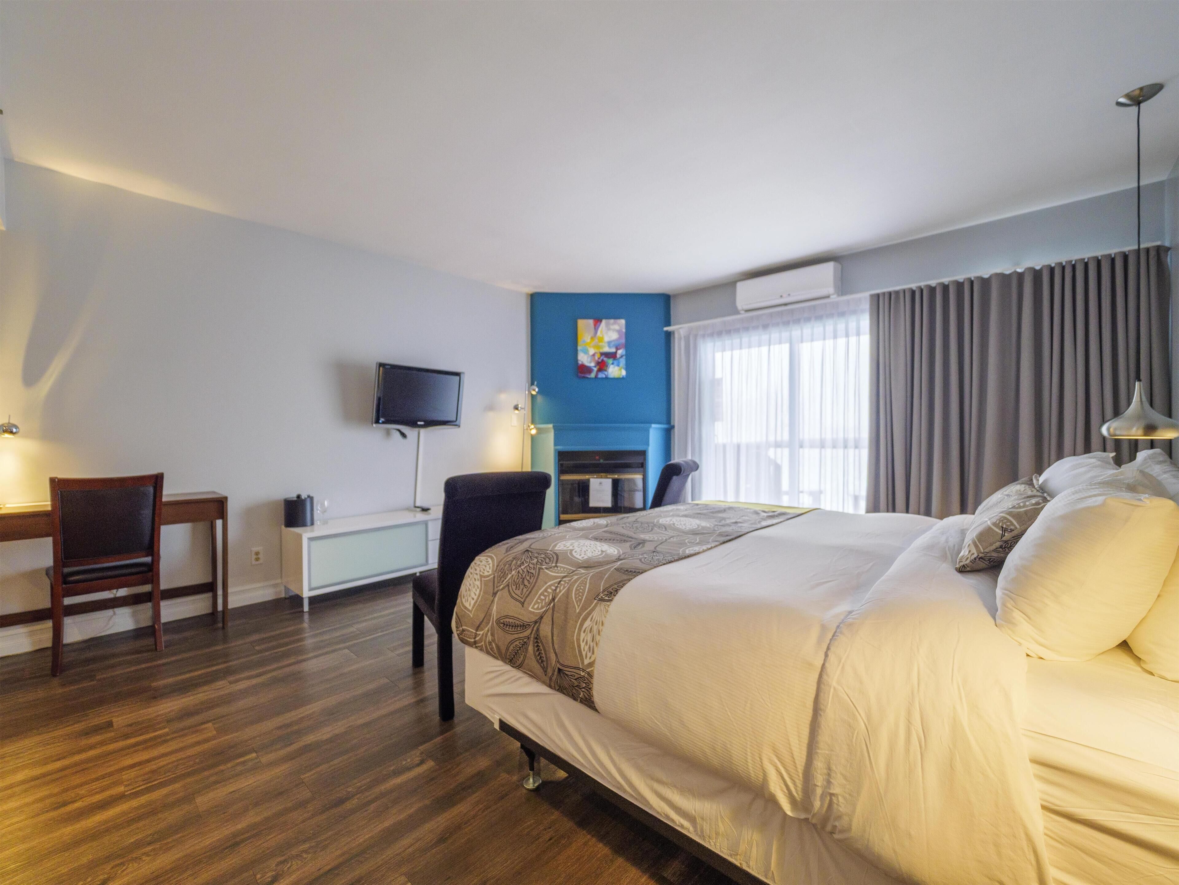 Premium bedding, pillow-top beds, in-room safe, blackout curtains