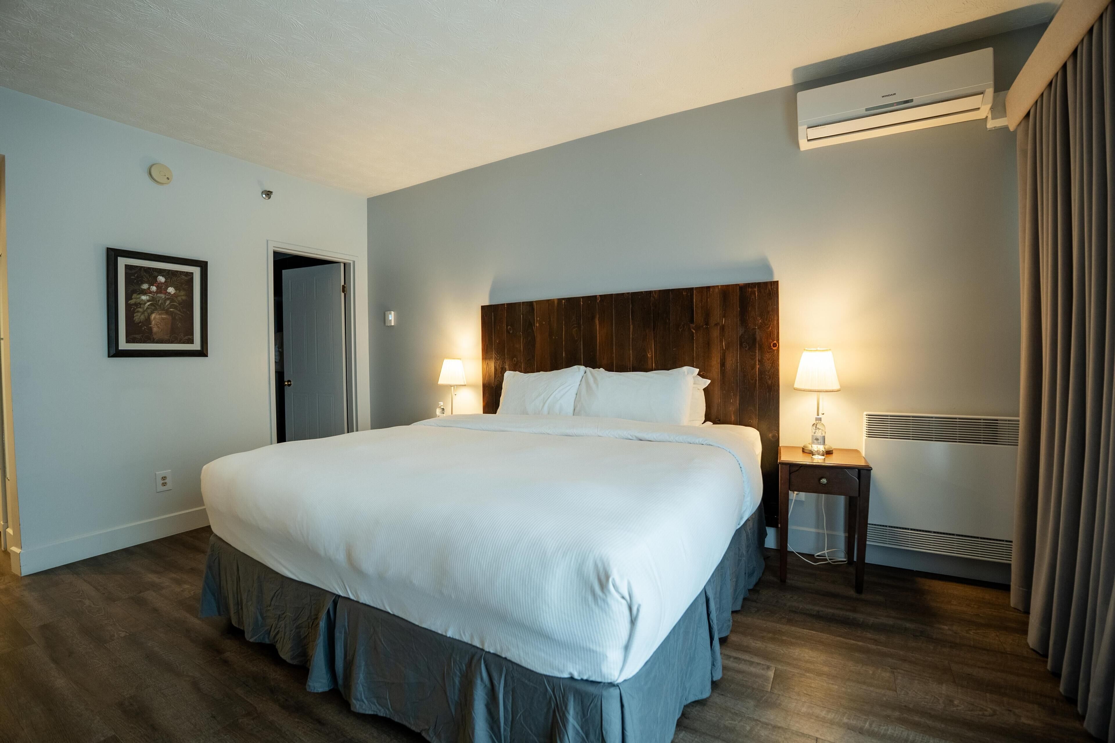 Standaard kamer, 1 kingsize bed, niet-roken, terras (1st Floor) | Luxe beddengoed, pillowtop-bedden, een kluis op de kamer, een bureau