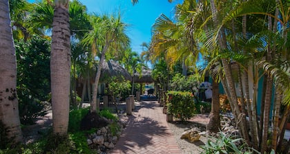 Bonita Beach Inn and Suites
