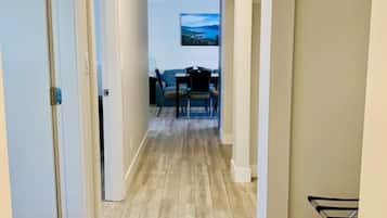 Deluxe Room | Iron/ironing board, free WiFi, bed sheets