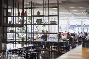 Lunch and dinner served - Plough Hotel (Footscray)