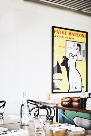 Lunch and dinner served - Plough Hotel (Footscray)