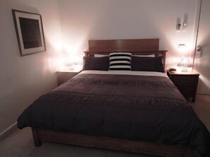 Frette Italian sheets, premium bedding, minibar, desk
